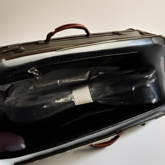 Badgley Mischka Jewel Bow Crossbody Bag Black Gold Logo Satchel NWT - Picture 6 of 6